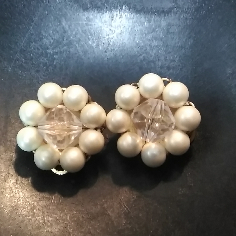 (FIND)GIFTED—GIFTED!! VINTAGE MARVELLA Earrings